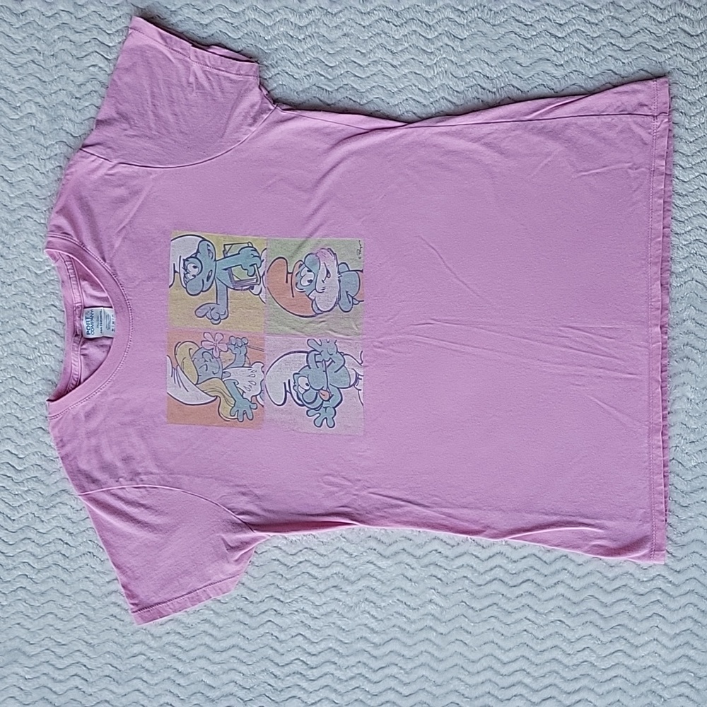 Smurfs Fan Favorite short sleeve. 3 tiny pin holes left sleeve *see pic*